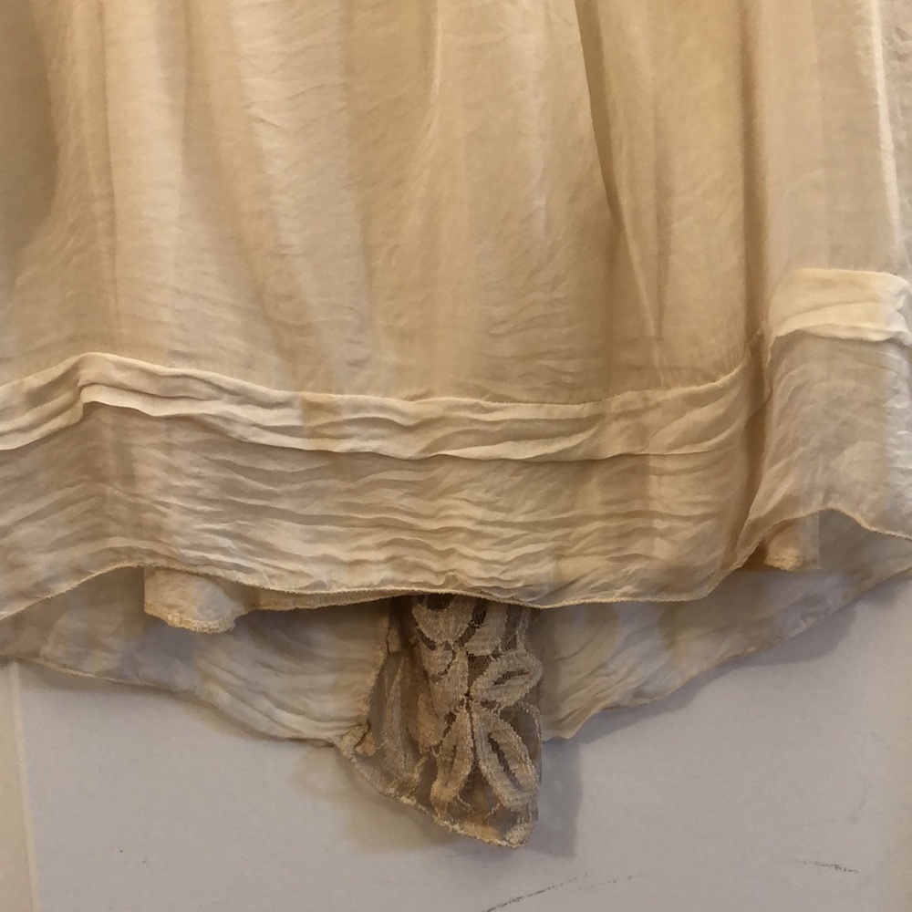Pure silk poet blouse with lace insert and abalone buttons - Picture 7 of 15